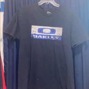 Oakley t shirt navy blue large